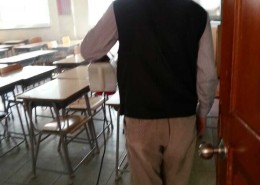 신세기방역 .운암중 학교 뿌레 소독중