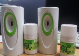 자동살균소독기 1세트.20.000원 그림은2세트임